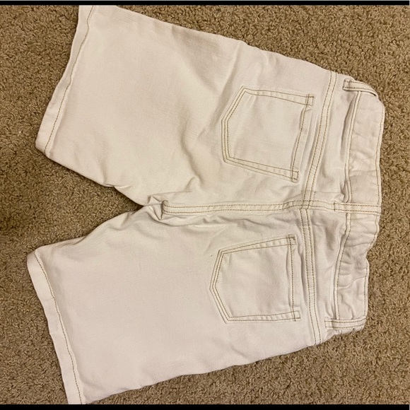 Girl’s White Old Navy Bermuda Jean Shorts - Picture 2 of 3